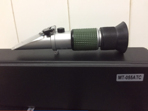 Khúc xạ kế đo nồng độ dầu cắt gọt MT-055ATC (0~55% Brix)